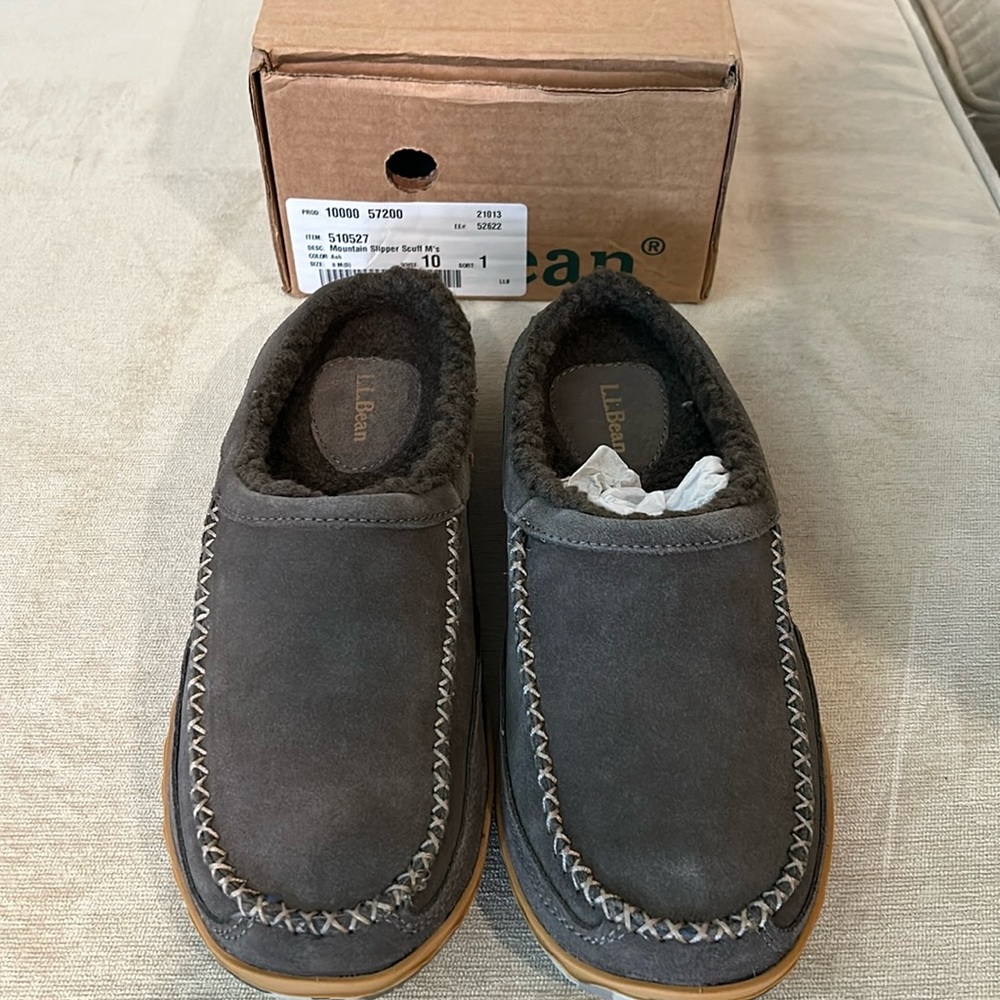 L.L. Bean Men’s Size 8 Slippers. Ash Gray. New, never been worn.